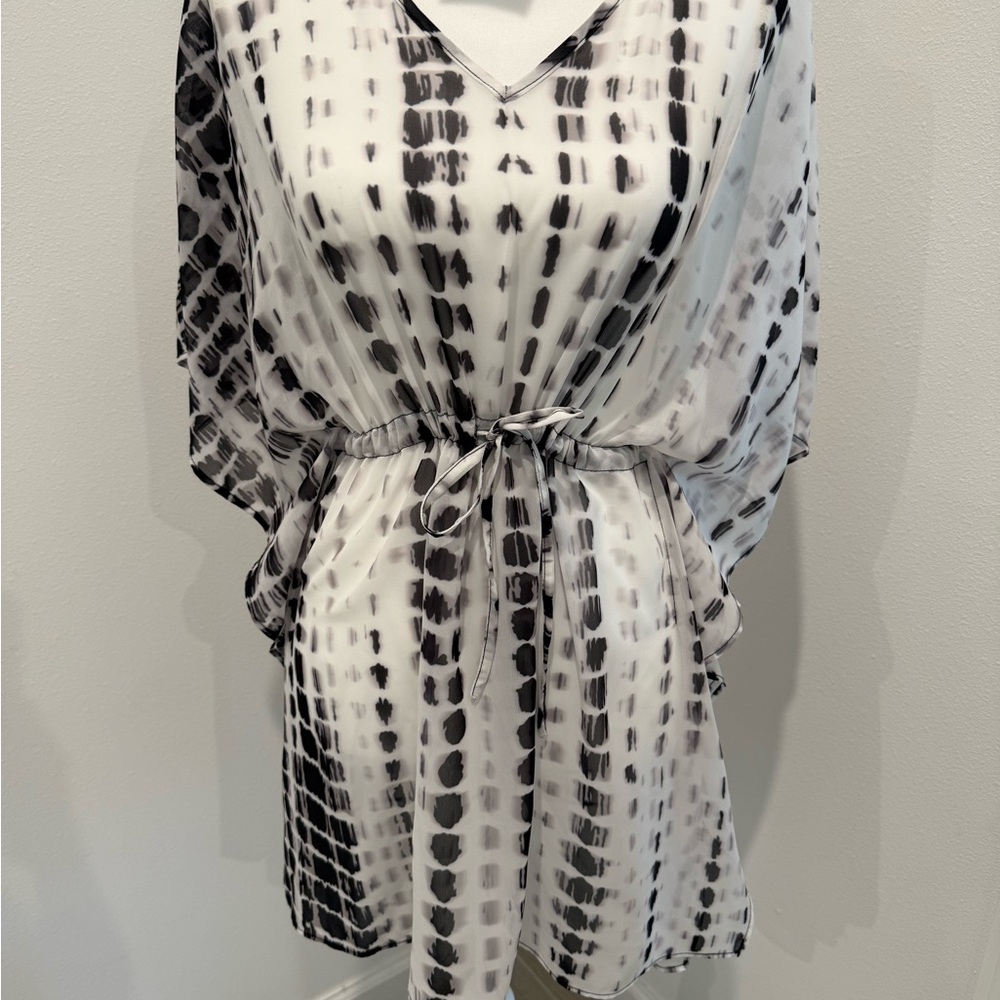 Black and White Tie-Dye Tunic Top